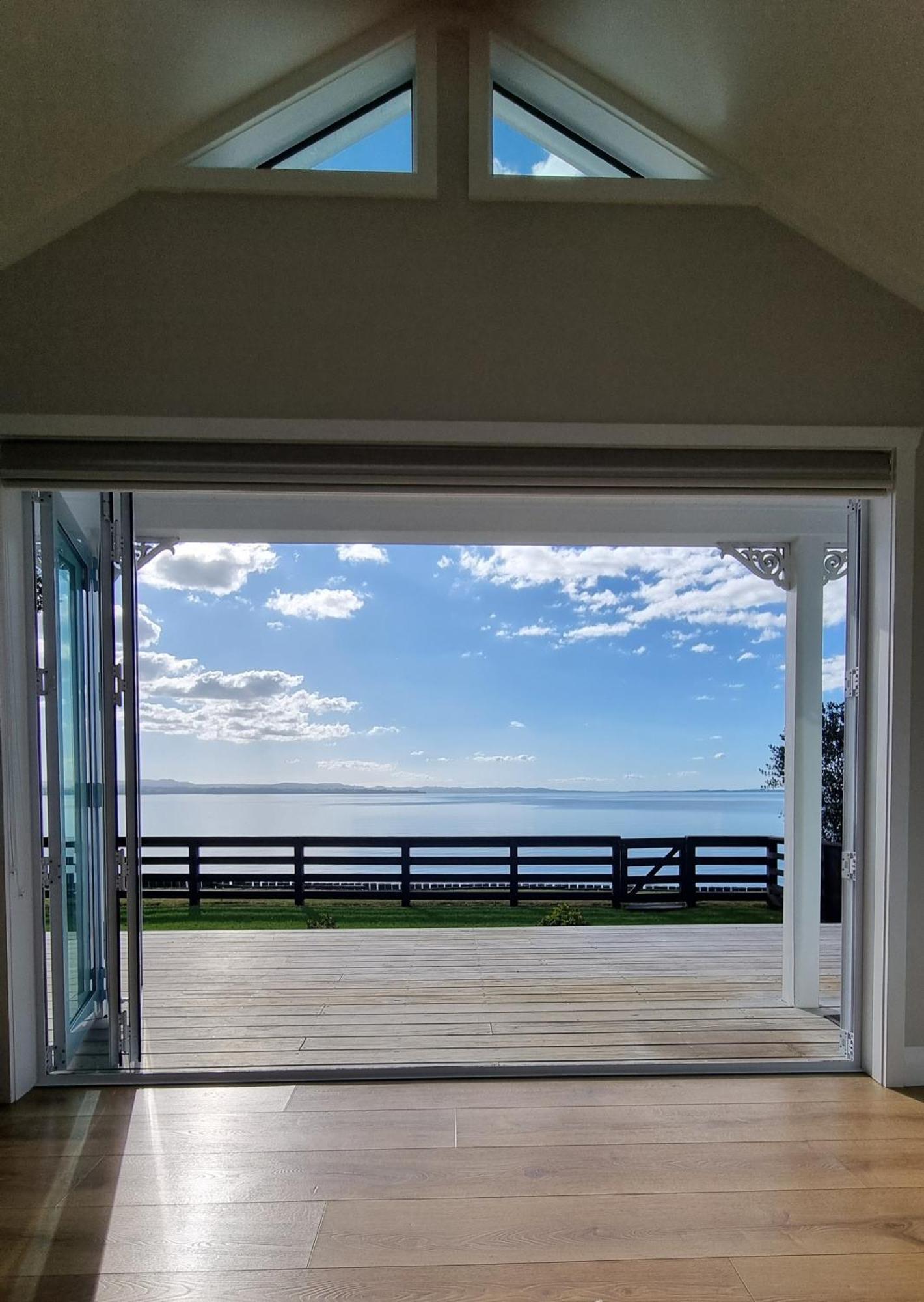 Red Rock Cottage, Beachfront Luxury Clarks Beach Exterior photo
